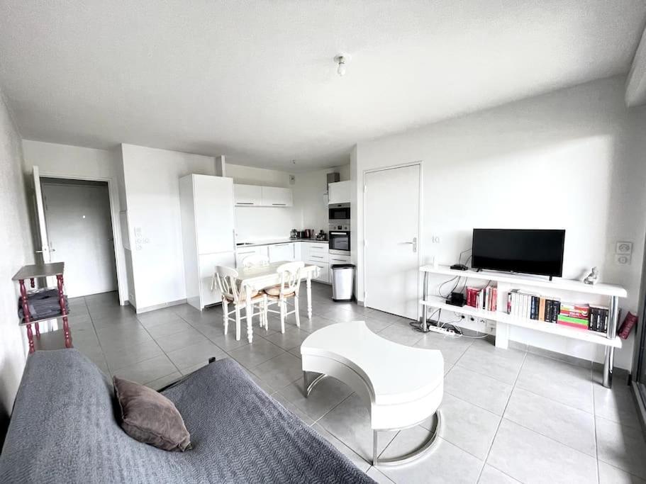 Ferienwohnung Spacieux T2 + Parking A 5 Min D'Aix Aix-en-Provence Exterior foto