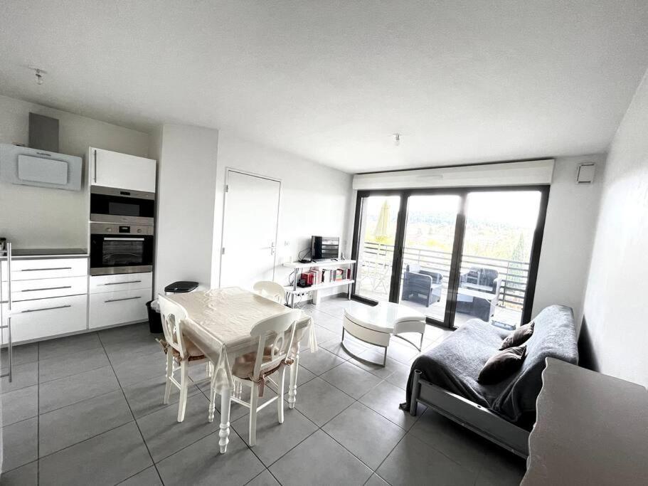 Ferienwohnung Spacieux T2 + Parking A 5 Min D'Aix Aix-en-Provence Exterior foto